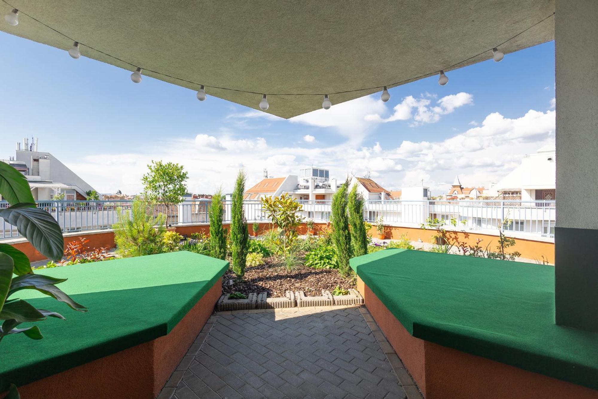 מלון Rooftop With Deep Garage בודפשט