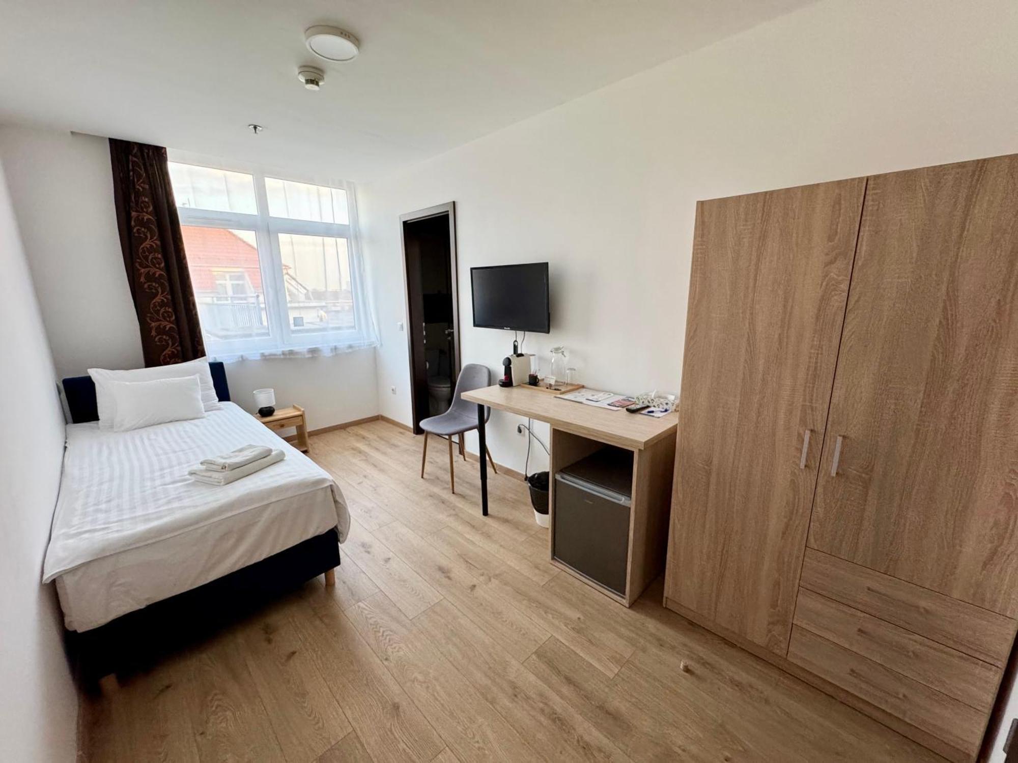 Rooftop With Underground Parking 3* Budapest