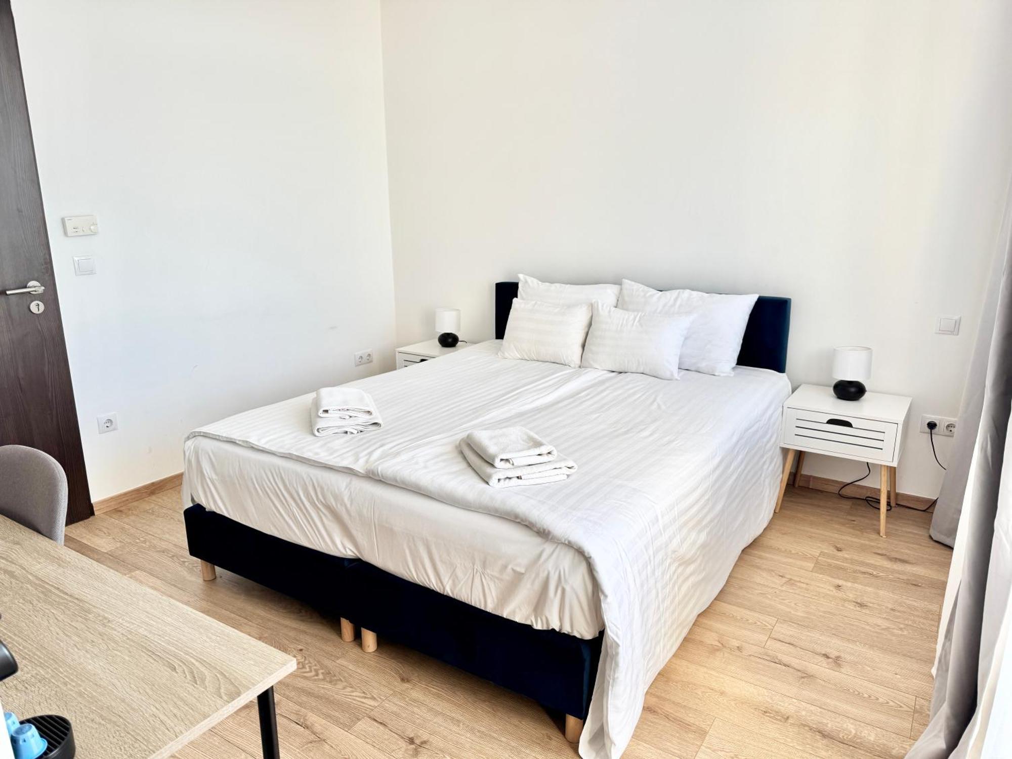 Rooftop With Underground Parking Hotel 3*