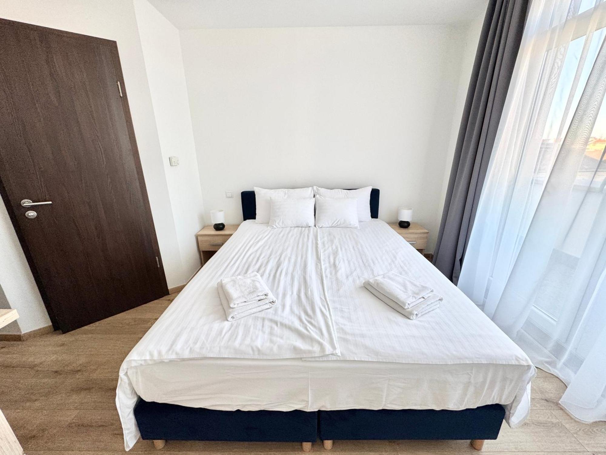 Rooftop With Underground Parking 3* Budapest